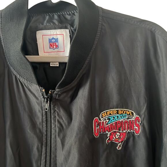 NFL SUPER BOWL XXXVII Tampa Bay Bucs Champions Jacket Mens Size Large - Picture 2 of 9
